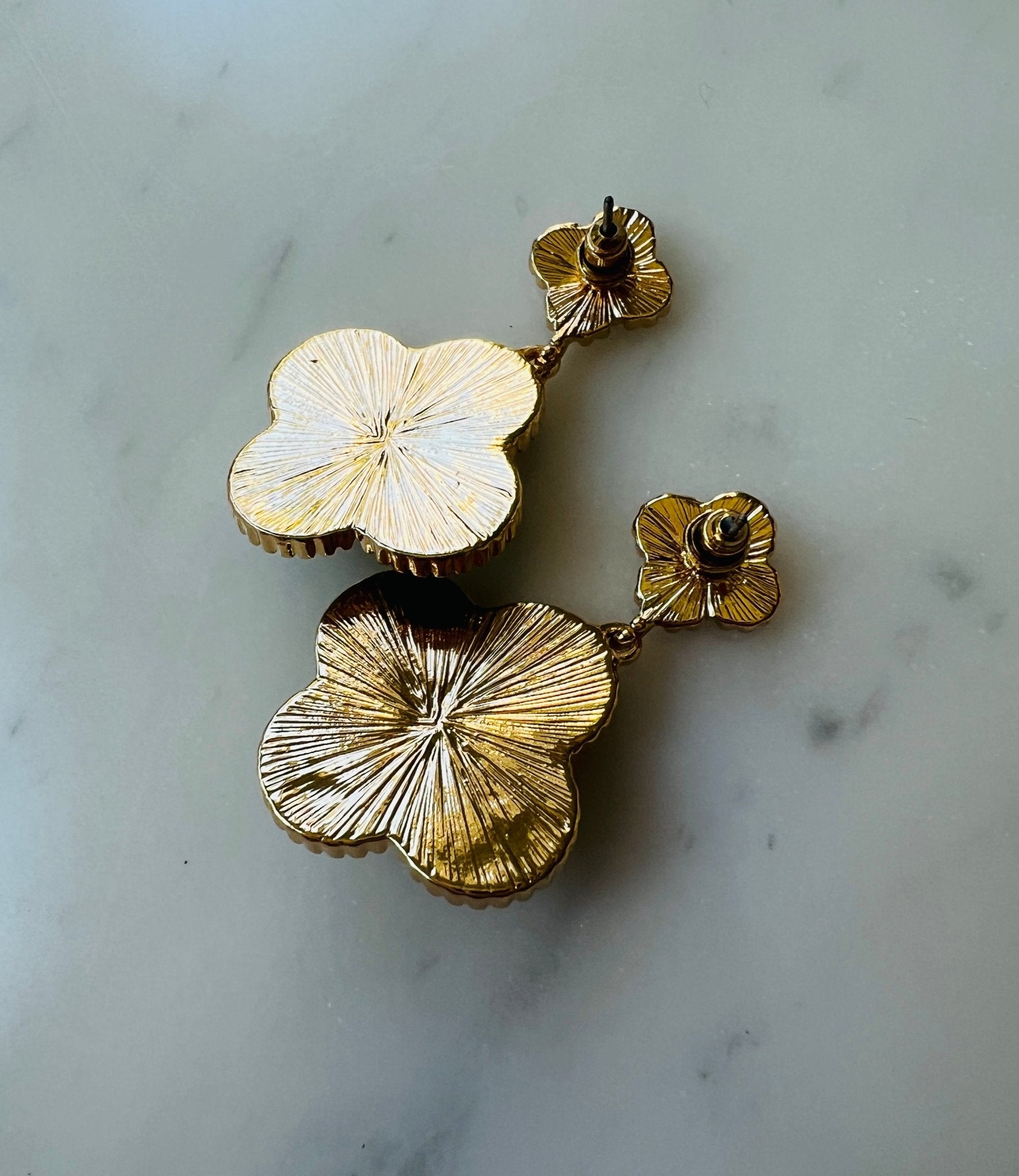 Flower gold drop earrings - Oliver Barret